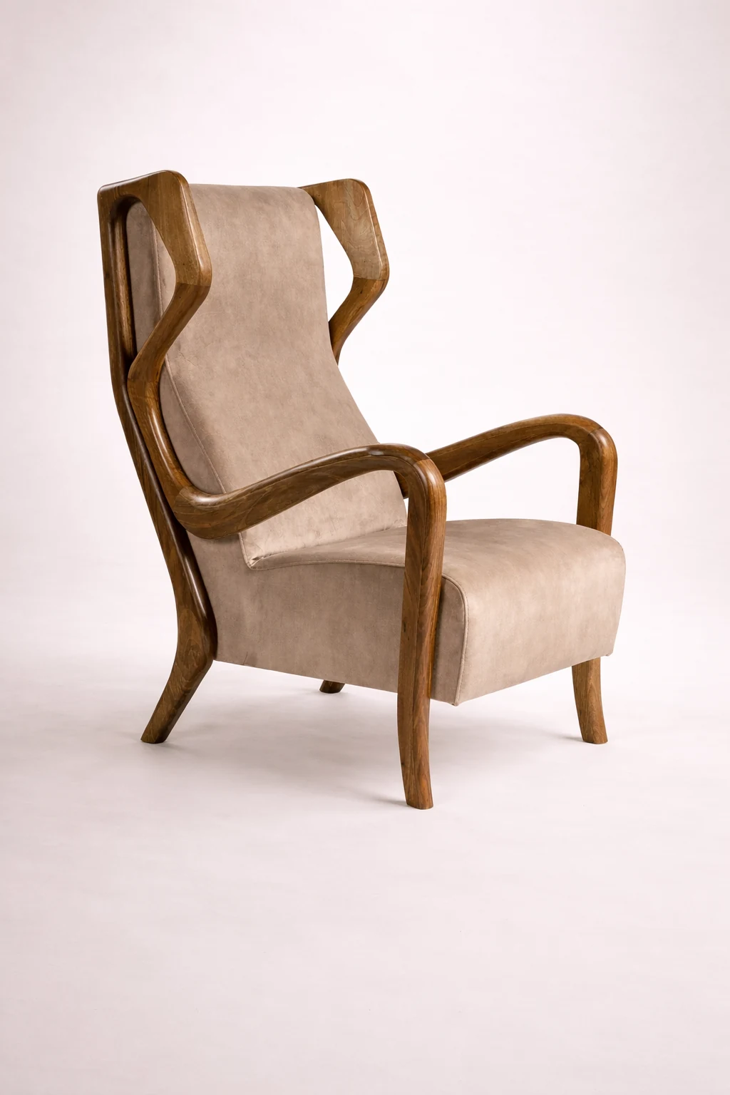 Vegas Wingchair by Woodine